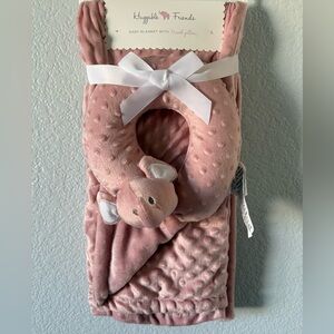 Huggable Friends Pink blanket